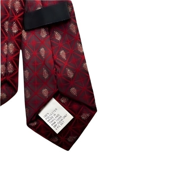 Style up your little man with our adorable 4T Lil Mans Vest & Matching Necktie! - Picture 6 of 7